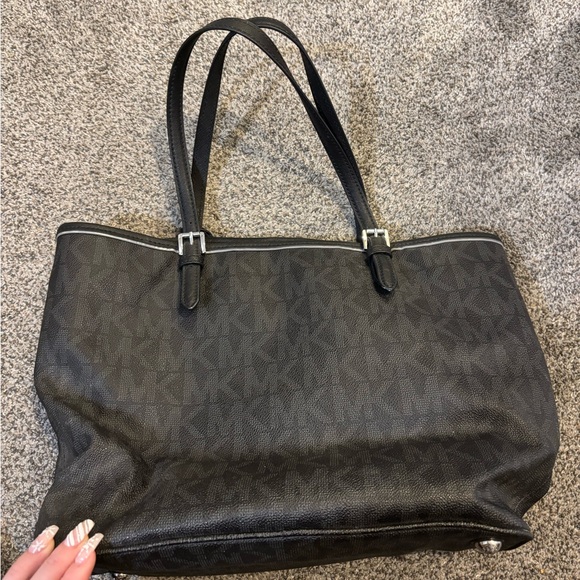 Michael Kors Jet Set Medium Tote Bag - Picture 4 of 7